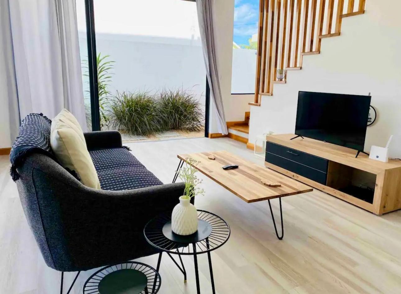 Into The Sun - Modern Holiday Home البيون المظهر الخارجي الصورة