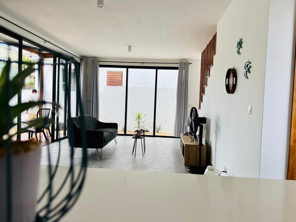 Into The Sun - Modern Holiday Home البيون المظهر الخارجي الصورة