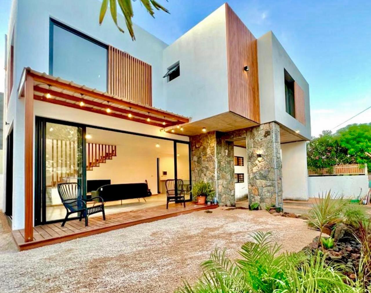Into The Sun - Modern Holiday Home البيون المظهر الخارجي الصورة